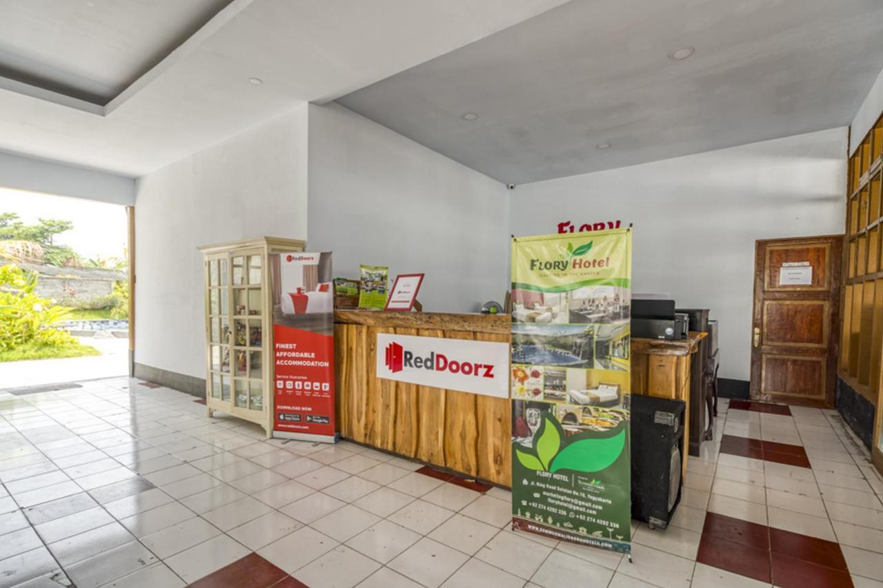 Reddoorz Plus @ Flory Hotel Jogjakarta Buitenkant foto