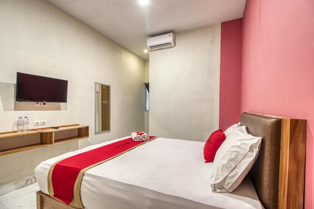 Reddoorz Plus @ Flory Hotel Jogjakarta Buitenkant foto