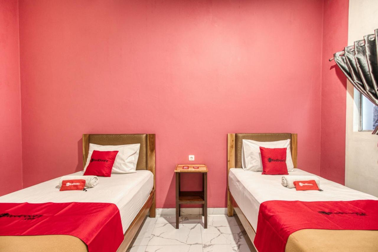 Reddoorz Plus @ Flory Hotel Jogjakarta Buitenkant foto