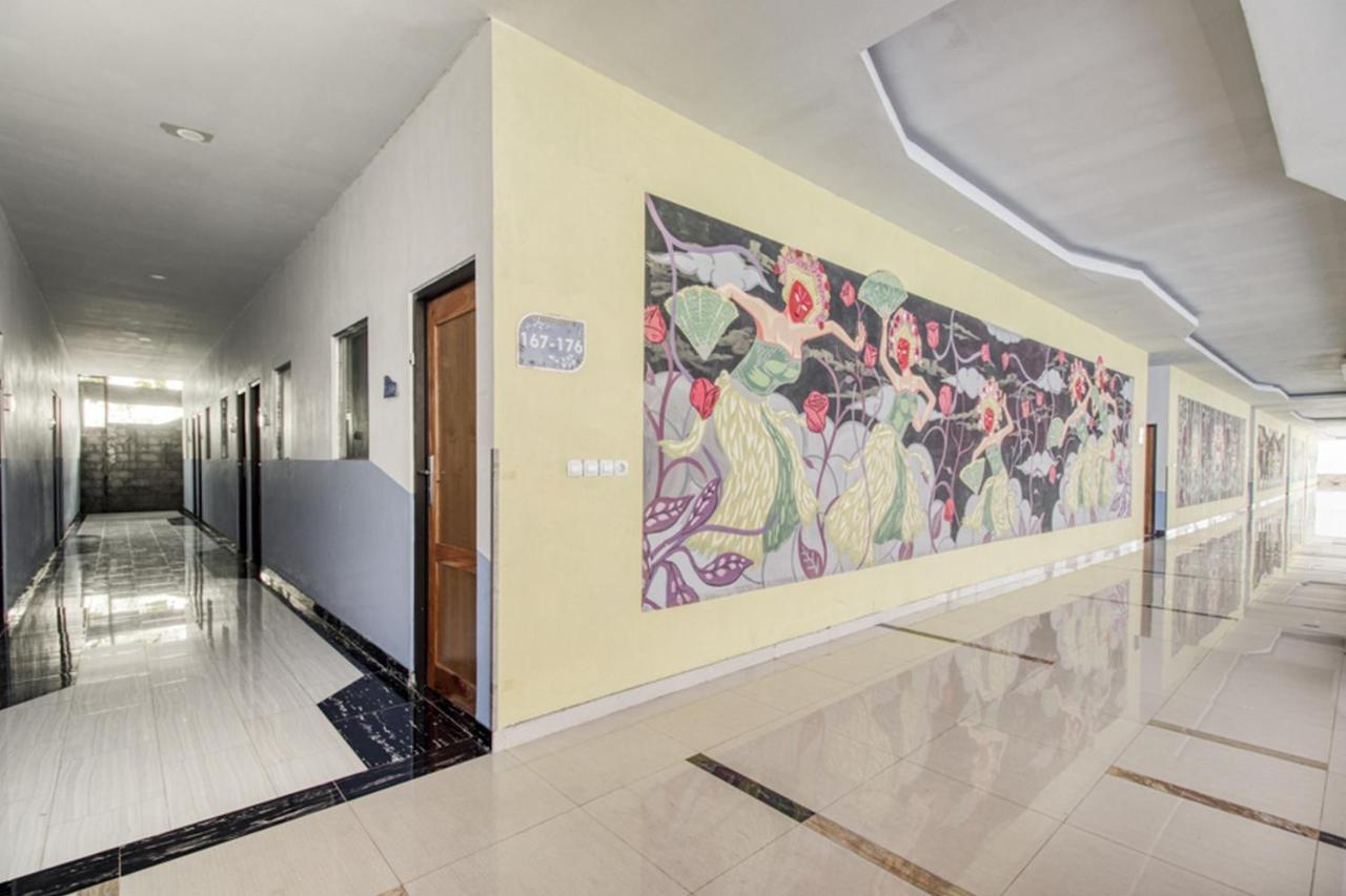 Reddoorz Plus @ Flory Hotel Jogjakarta Buitenkant foto